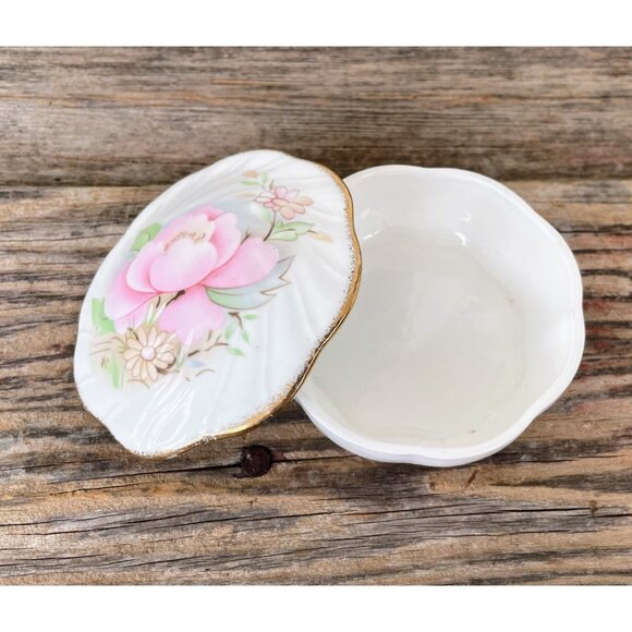 Vintage 1970s Porcelain Shabby pink rose Trinket Box - Picture 4 of 7
